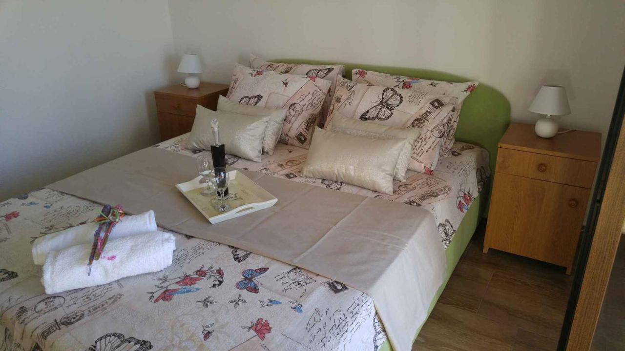 Vera Apartment 1 Rogoznica  Rum bild