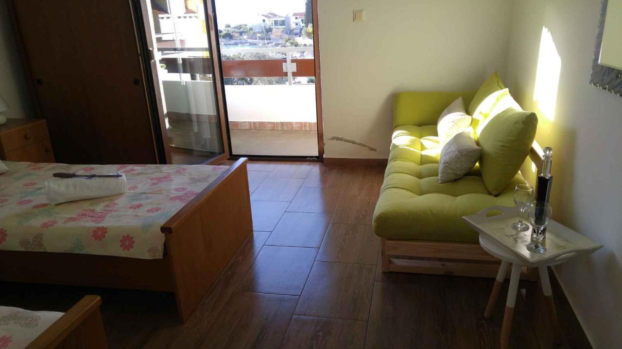Vera Apartment 1 Rogoznica  Rum bild