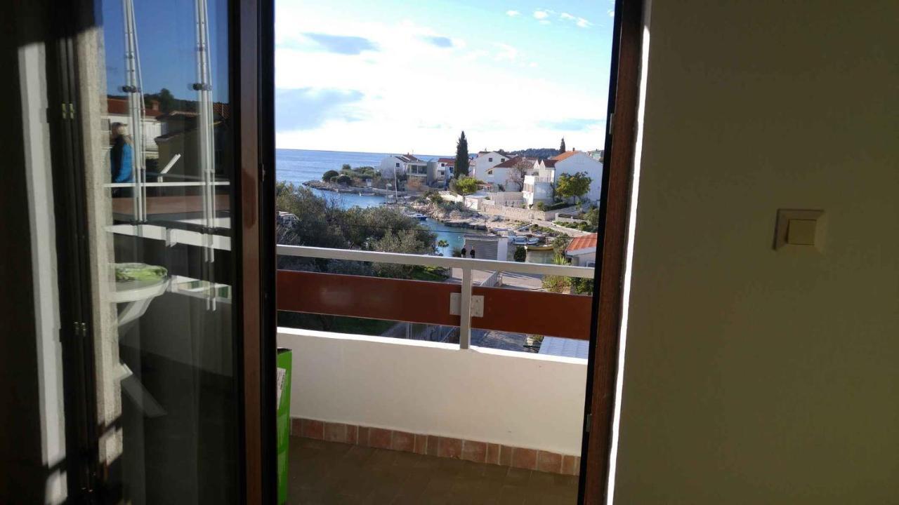 Vera Apartment 1 Rogoznica  Rum bild
