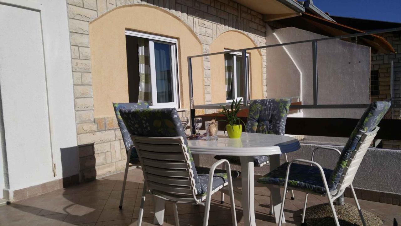Vera Apartment 1 Rogoznica  Rum bild